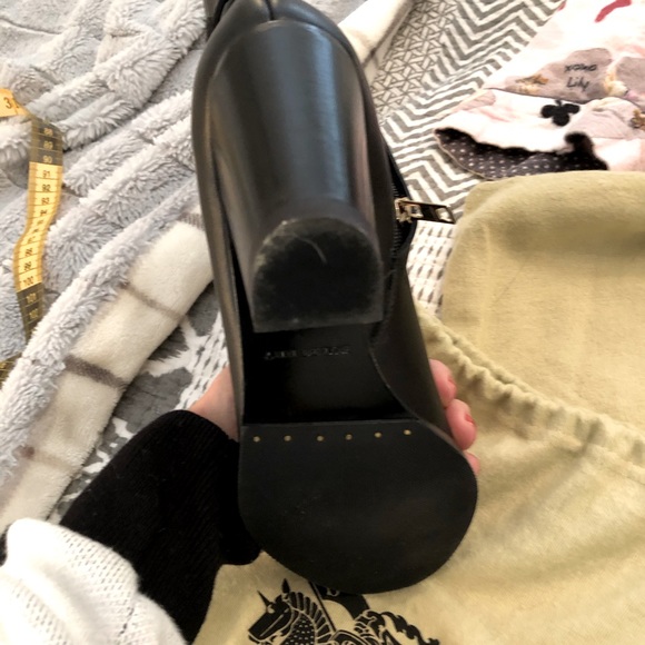 Burberry women’s black Leather Booties European-size 38 - Picture 6 of 8